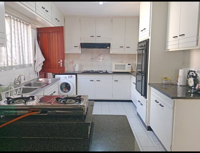 3 BEDROOM FREEHOLD FOR SALE IN BELFORT ESTATE